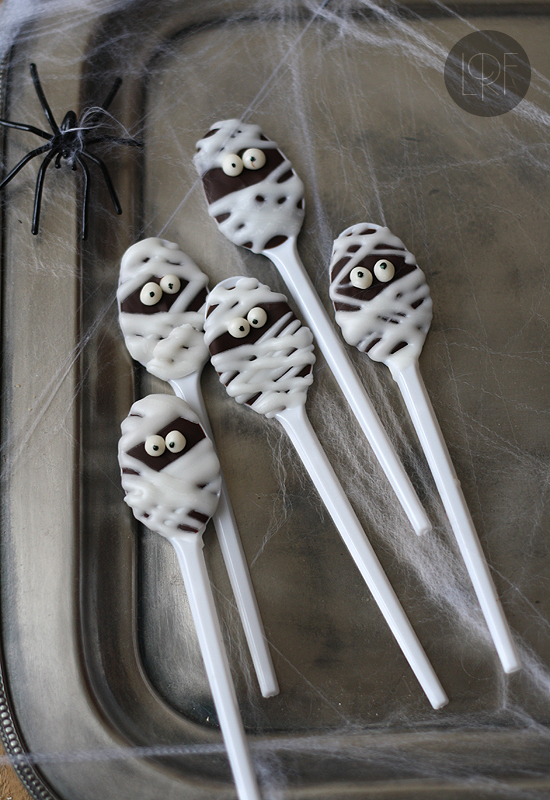 Mummy chocolate spoons