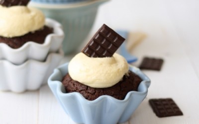 Cupcakes de chocolate y calabacín (sin huevo y sin lácteos)