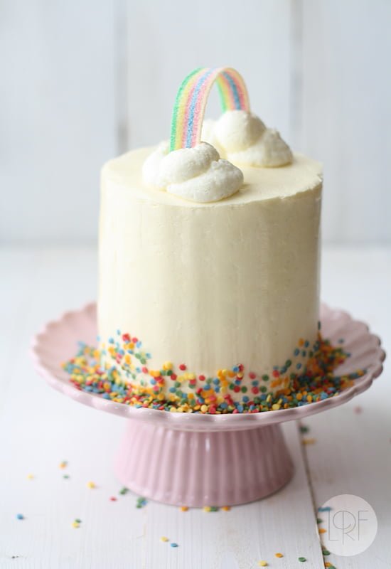 Tarta de cumpleaños confeti - Blog de recetas de María Lunarillos