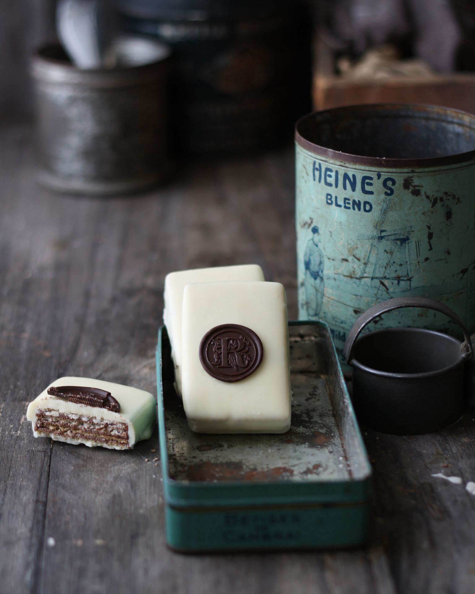 El interior de barquillo y crema de cacao